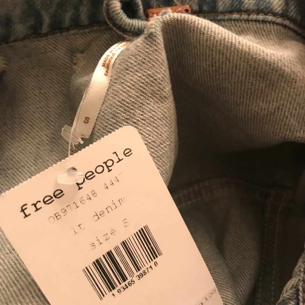 New, free people distressed denim vest❤️ - Picture 7 of 8